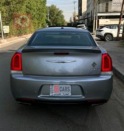 کرایسلەر 300